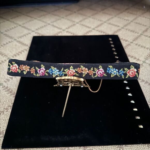 Vintage needlepont floral evening bag with mother of pearl and gold hardware - Picture 7 of 12